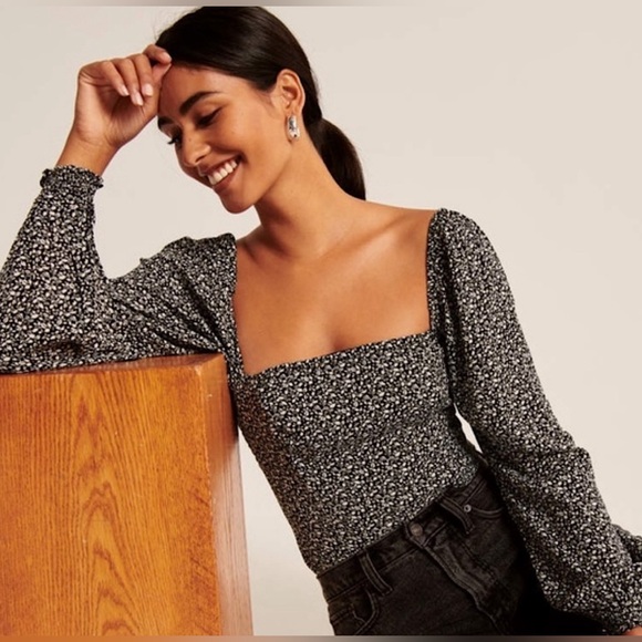 Abercrombie smocked blouse - long balloon sleeve (M) - Picture 4 of 4